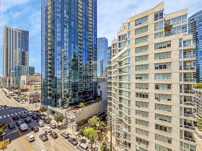Building Photo - 400 Beale