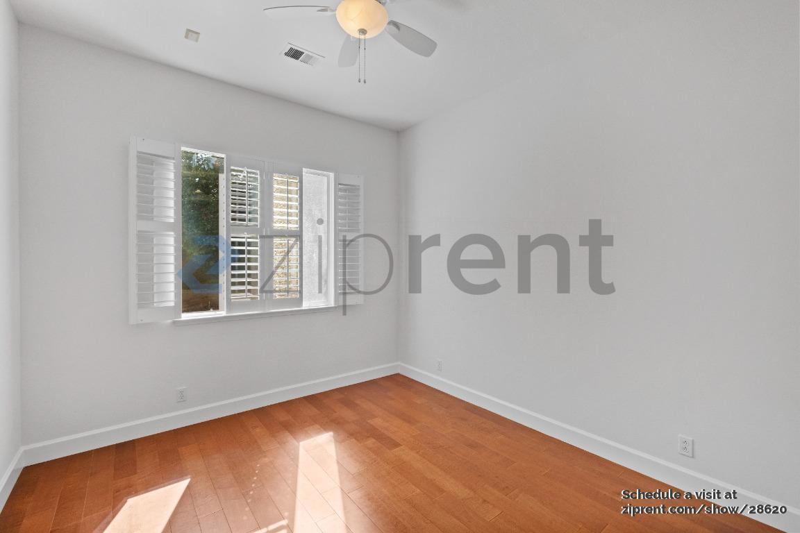 Building Photo - 9307 Mediar Dr