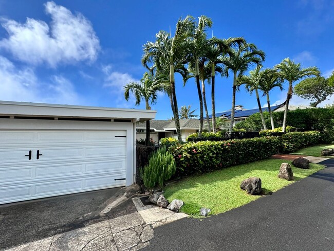 Building Photo - Maunalani Heights - Renovated 4 bedroom, 3...