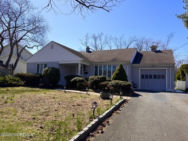 Building Photo - 70 Maryland Ave