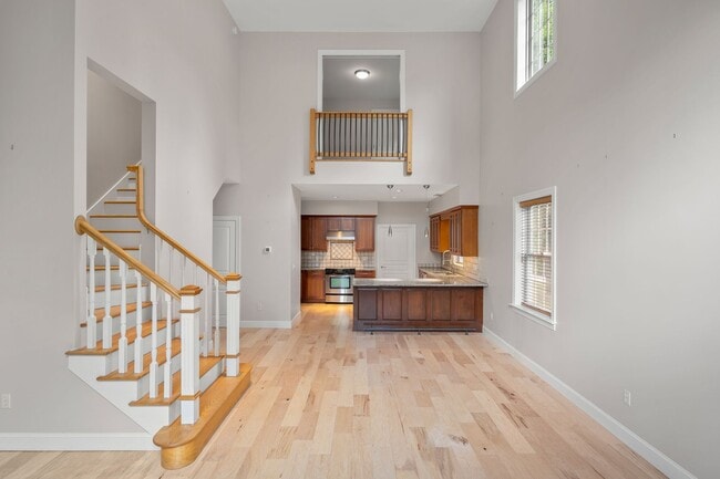 Building Photo - Spacious, Beautiful East Asheville Home