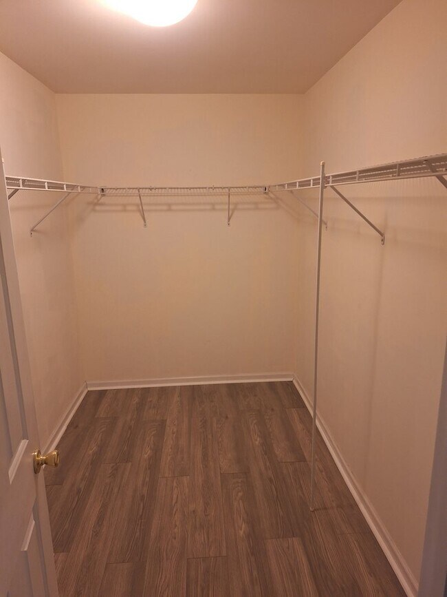 Building Photo - 404 Indigo Ridge Dr