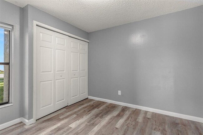 Building Photo - 85 Silver Park Cir
