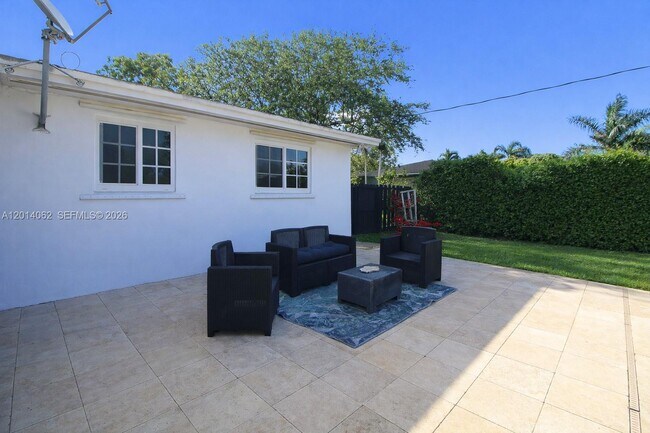 Building Photo - 27420 SW 165th Ave