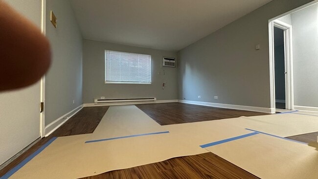 Building Photo - 201 N Waters Edge Dr