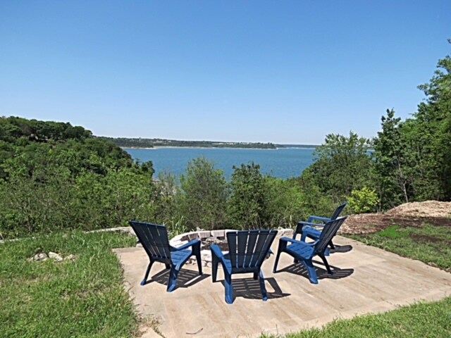 Building Photo - 4724 Lakeview Dr