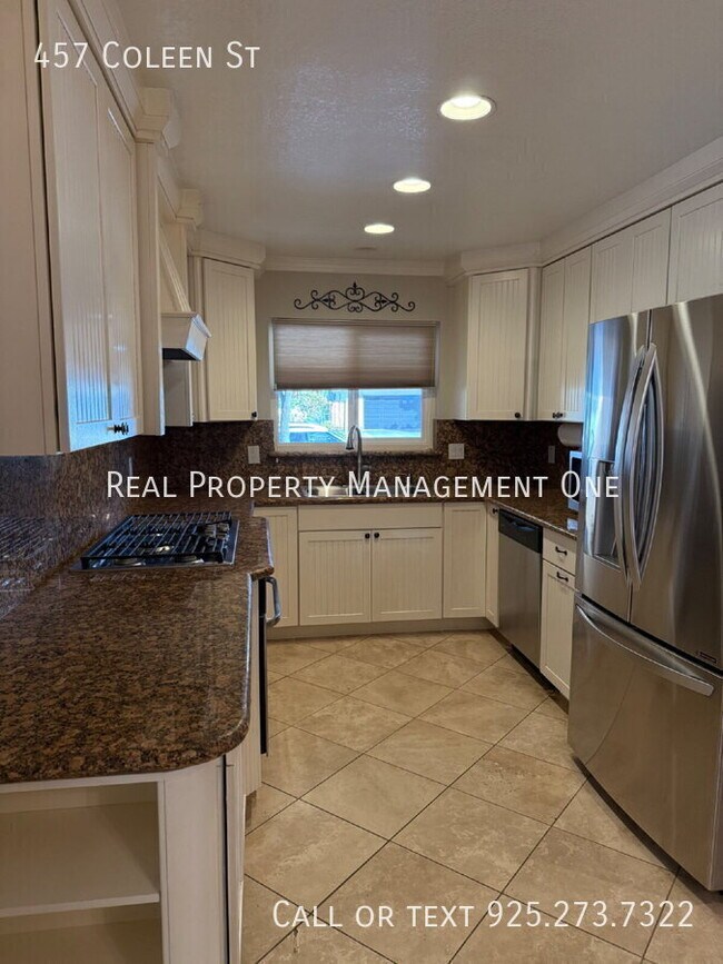 Building Photo - 457 Coleen St