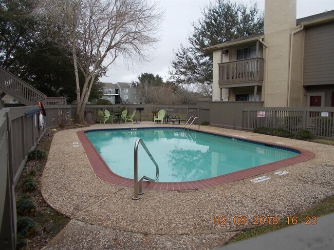 Building Photo - 1900 Bay Area Blvd