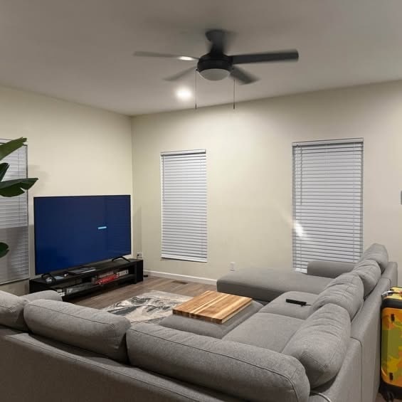 Living space area - 67 Cannon St