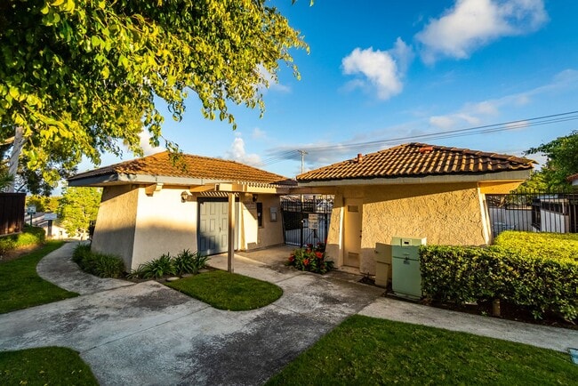 Building Photo - Charming 3 bedroom, 2 bathroom home in Hun...