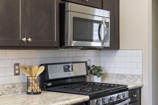 Building Photo - 5901 Blackbird Wy