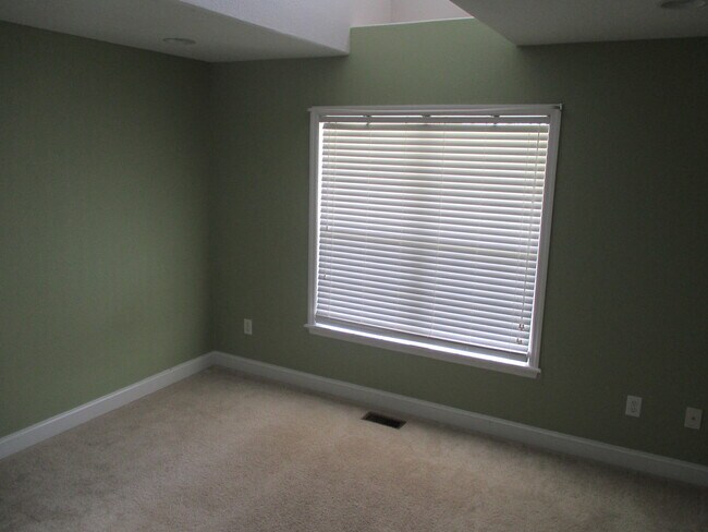 Building Photo - 101 Serenity Ct