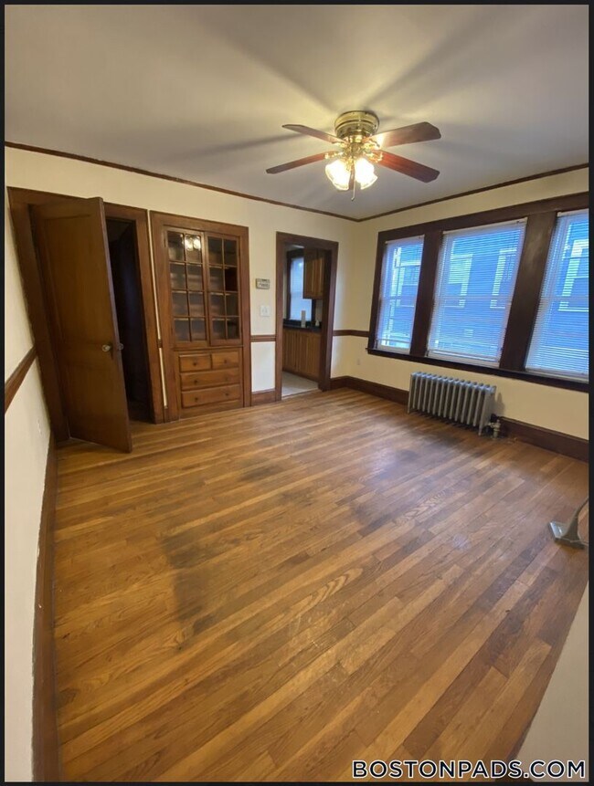 Building Photo - 189 Calumet St