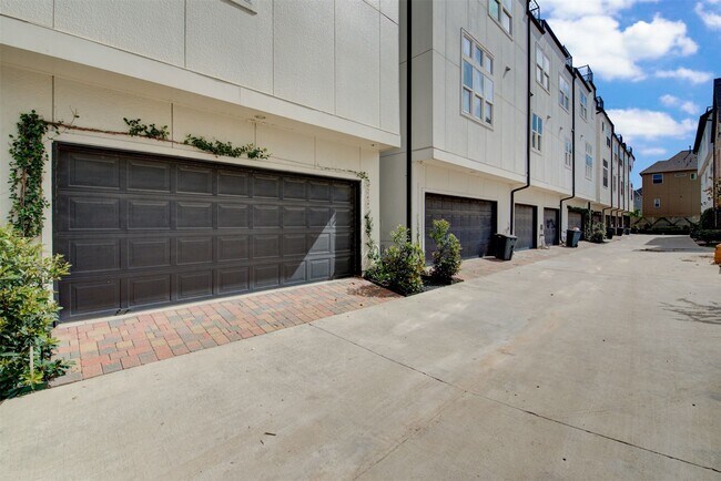 Building Photo - 9664 Knight Rd