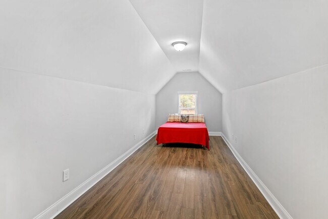 Building Photo - Southern Pines Gem! Pool and fenced backyard!