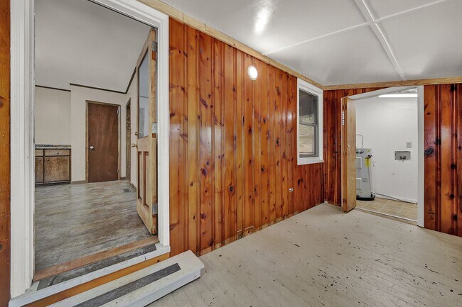 Building Photo - Cute as a Button