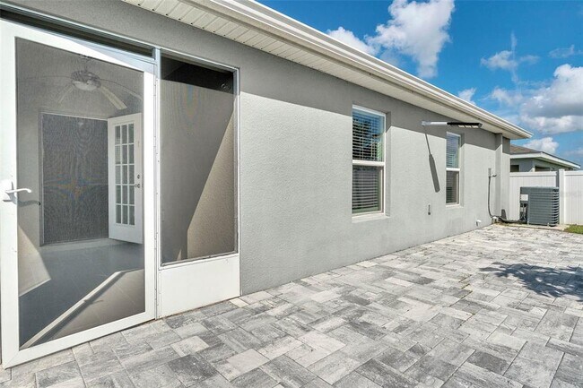 Building Photo - 1092 Zion Dr