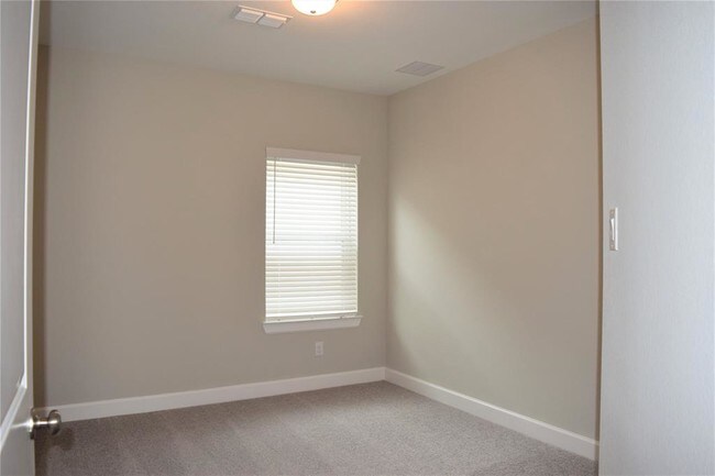 Building Photo - 26910 Brighton Valley Way