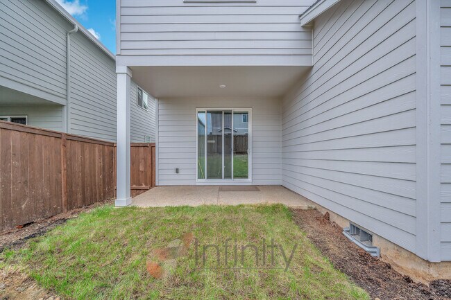 Building Photo - 8943 SW Vermillion Dr