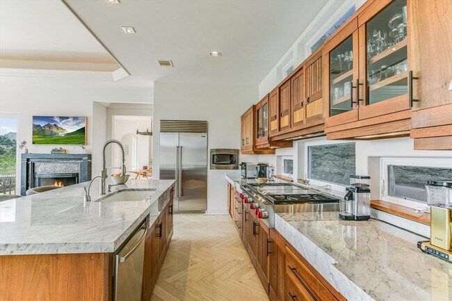 Building Photo - 5304 Scenic View Dr