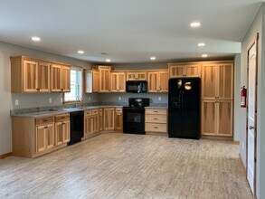 Building Photo - Gorgeous 3 bed, 2.5 bath single family hom...