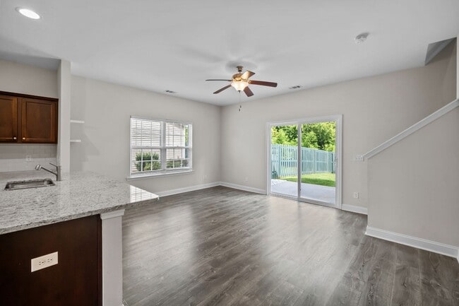 Building Photo - 147 Ainsdale Dr