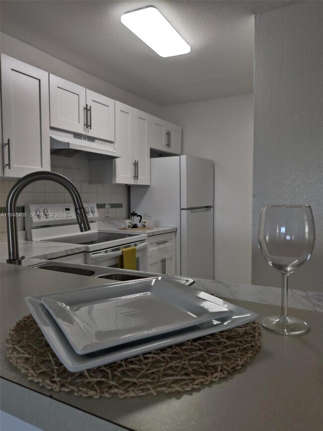 Building Photo - 1740 Palm Cove Blvd