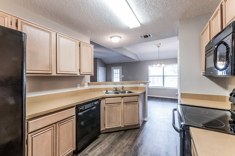 Building Photo - 1433 Spicewood Dr