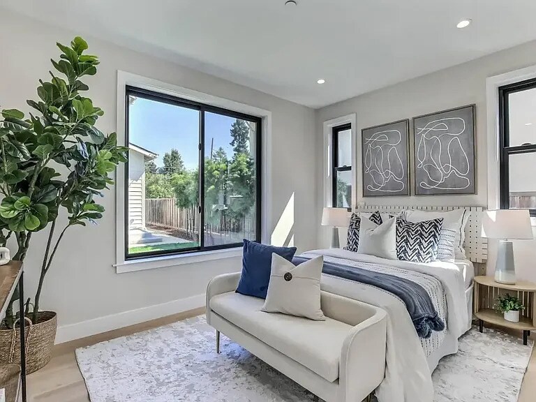 Spacious master bedroom with walk in closet - 200 Mountain View Ave