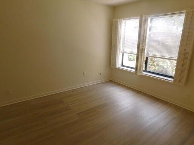 Building Photo - 5660 Piping Rock Dr