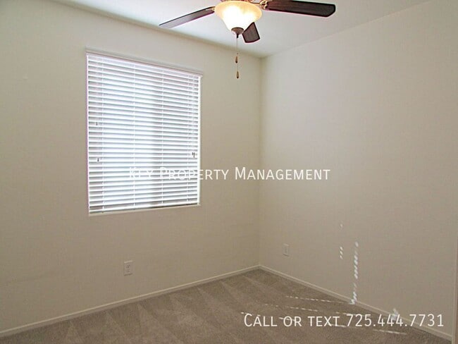 Building Photo - 3 BEDROOM 2 BATH HENDERSON CONDO WITH 1 CA...