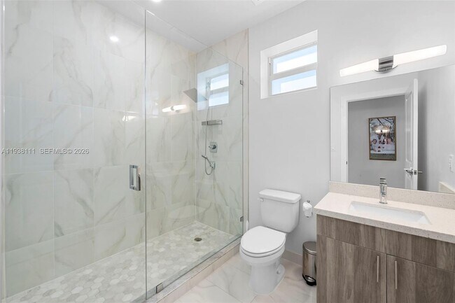 Building Photo - 821 SW 14th St