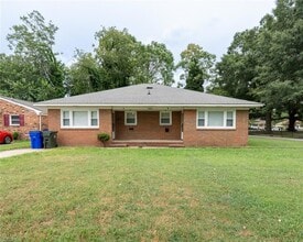 Building Photo - 344 Woodview Ave