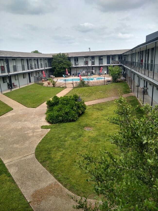 Building Photo - Gardens at Greenville - ALL BILLS PAID