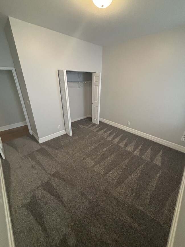 2nd Bedroom - 234 N Broadway