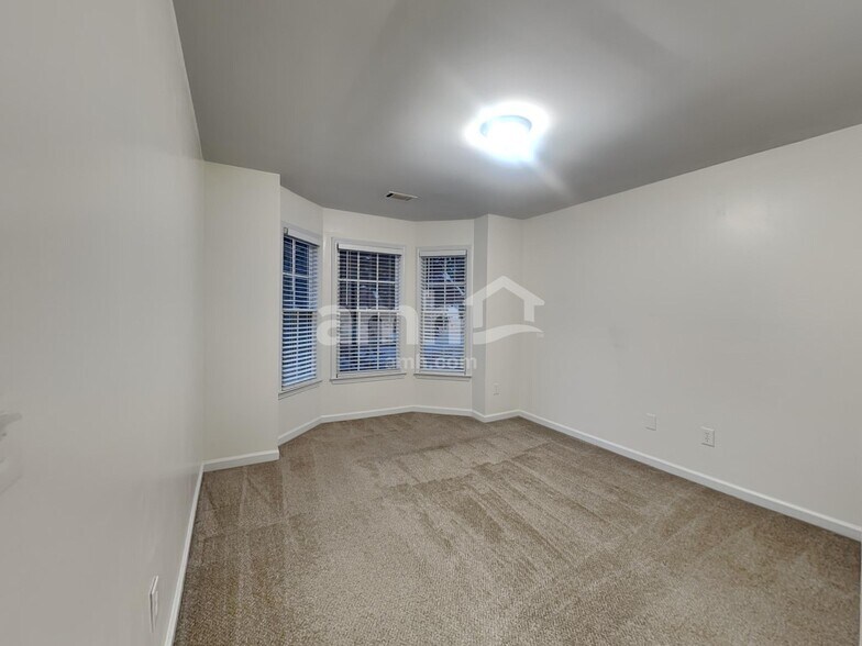 Building Photo - 1217 Rocky Branch Tr