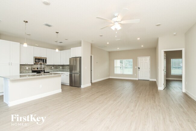 Building Photo - 515 Paigo St SE