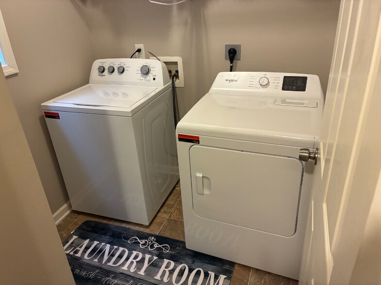 Building Photo - 1098 Deshon Trail