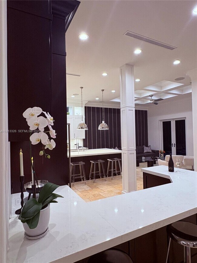 Building Photo - 959 Eve St