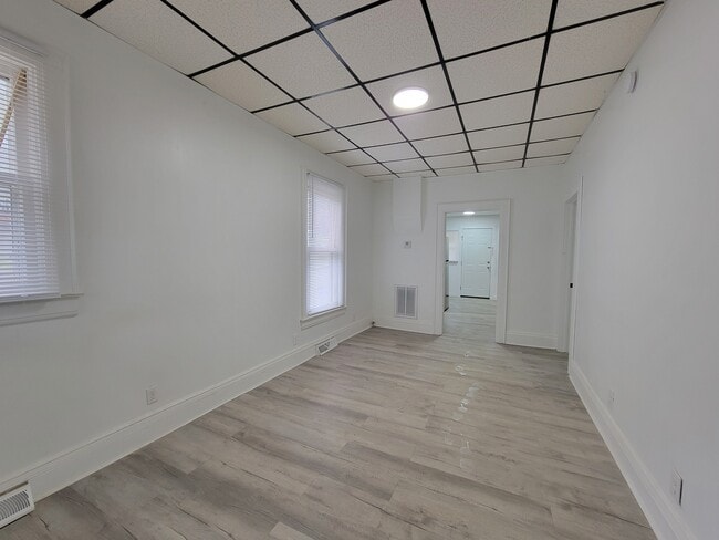 Building Photo - 920 Hendrix Ave