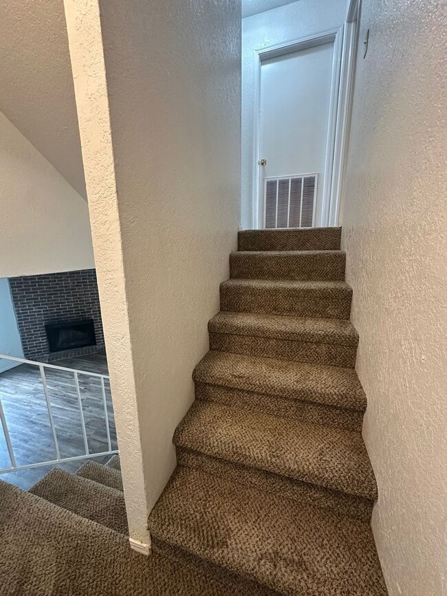 Building Photo - 1311 Eastgate Dr