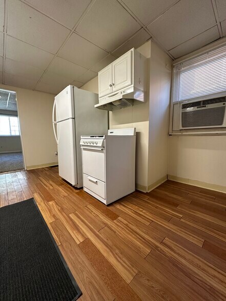 Building Photo - 134 Sherman St