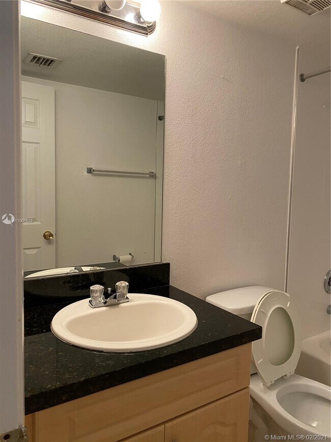 Building Photo - 9979 Nob Hill Ln