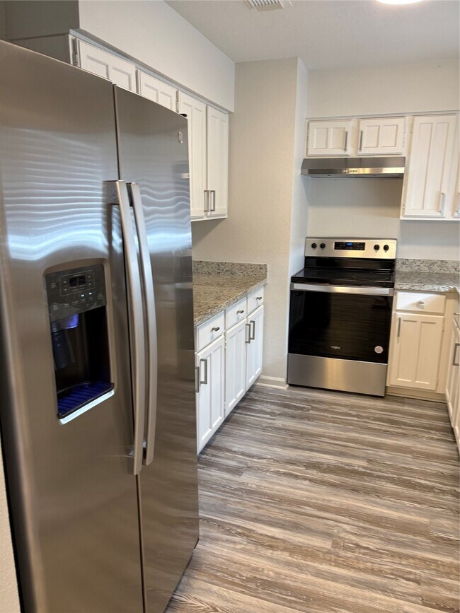 Building Photo - 4615 Roserock Ln