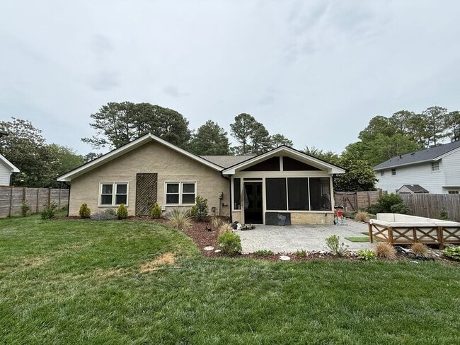 Building Photo - 908 Plateau Ln