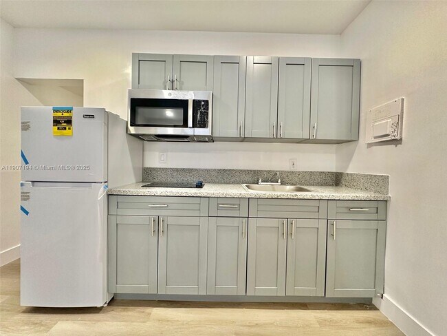 Building Photo - 5545 N Miami Ave