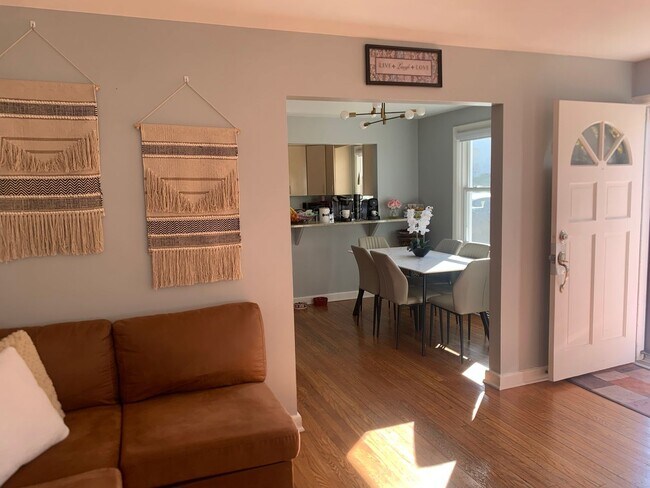 Building Photo - DALLASTOWN SCHOOLS