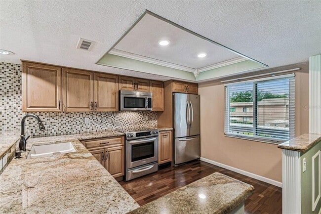 Building Photo - 204 Mary Dr