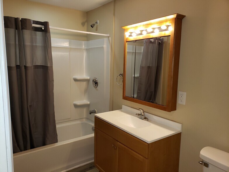 Building Photo - 1703 Wright Blvd