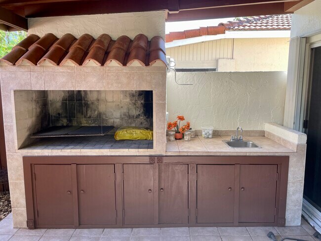 Building Photo - 5773 NW 99th Ave